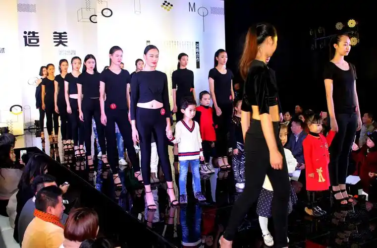 网络综艺秀 造美 节目 少儿童模们 大秀现场_t台秀场_新时代模特学校