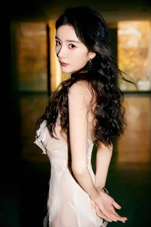 内娱女星仪态,彰显韵味,刘诗诗,杨幂,赵丽颖…谁是你心中的神_身材