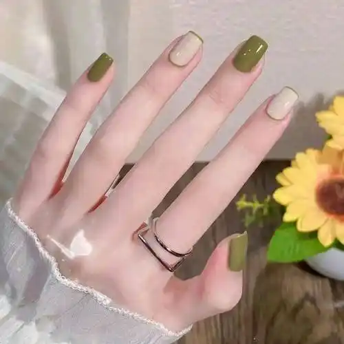 高级跳色纯色美甲,简约又时尚,适合各种场合!_颜色_手指_想学