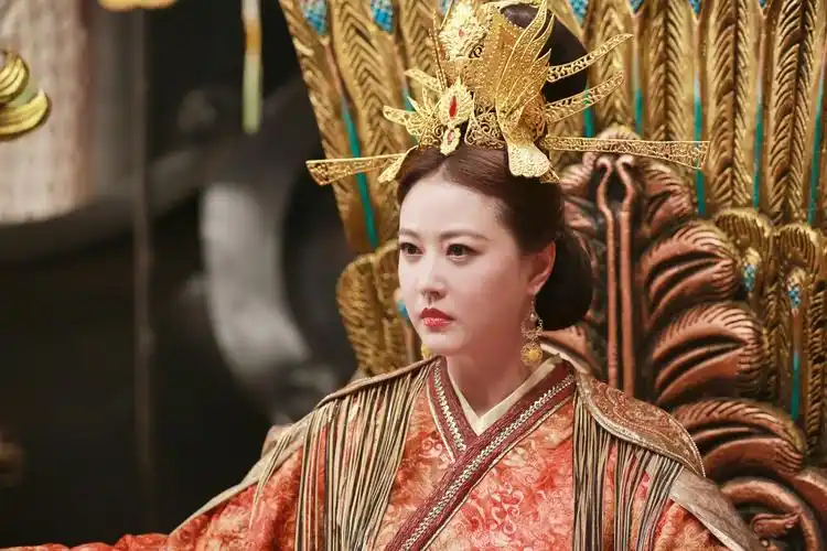 周海媚巾帼不让须眉 不爱红妆爱武装