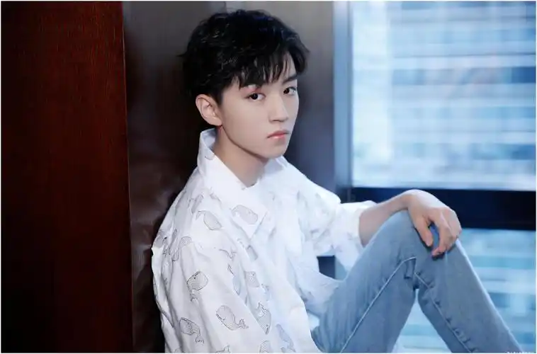 王俊凯《我们的乐队》现场发火:自己淋过雨,所以想为别人撑伞