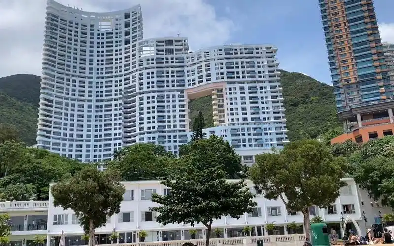 实拍香港浅水湾富人区豪宅,港星谢霆锋花千万买豪宅送人,真阔气