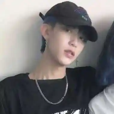 一男一女冷酷帅气伴侣头像