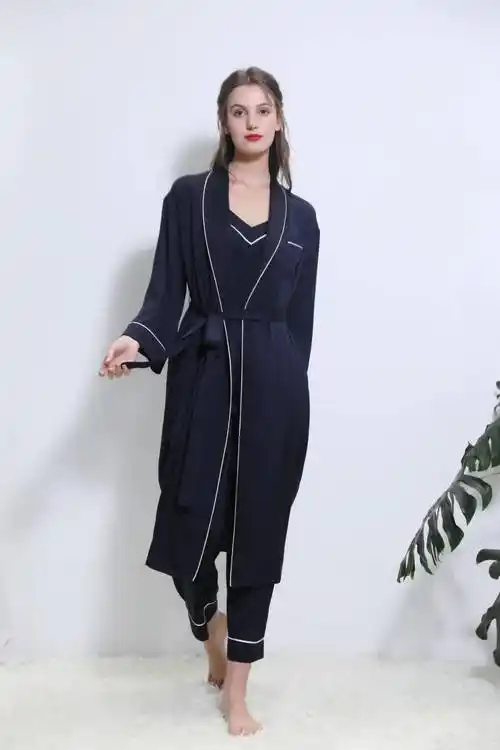 太好穿的藏蓝色丝绸家居服装
