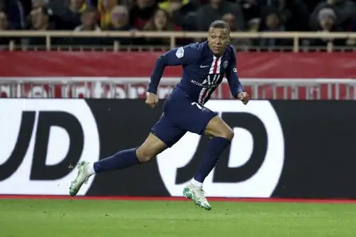 每体:皇马将在2021年夏天求购卡马文加和姆巴佩