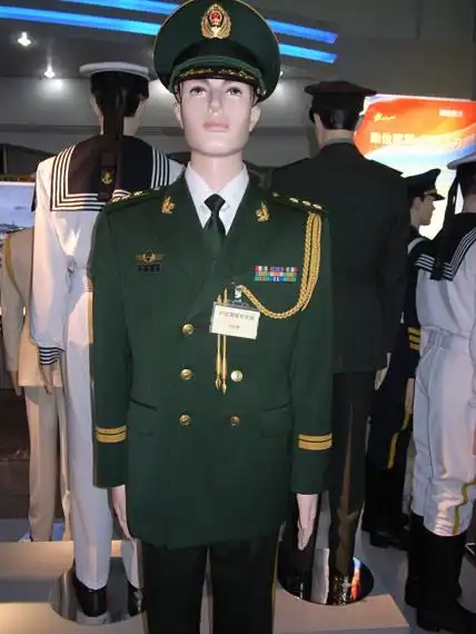 图文:07式武警校官礼服_新浪军事_新浪网