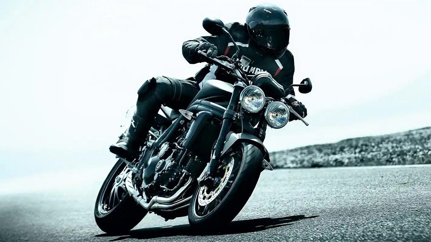 公路赛摩托车炫酷霸气高清图片合集电脑桌面壁纸下载第二辑