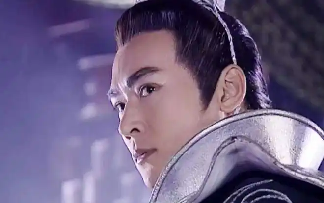 《宝莲灯》里他饰演的二郎神,开始让人恨得牙痒痒,最后却成功洗白