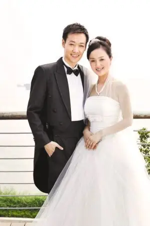 辛柏青朱媛媛爱女下厨洗碗乖巧可爱