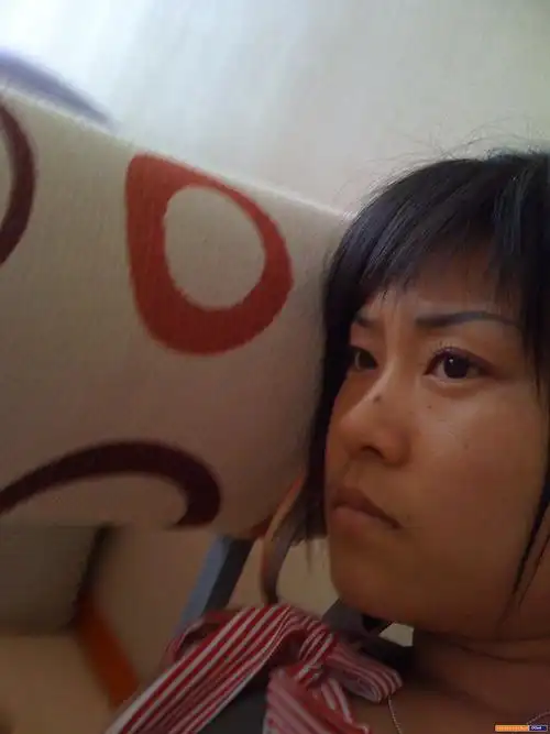 发几张自己老婆,大家轻点拍