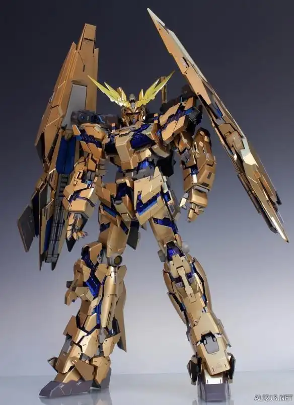 不死的金凤凰160pg独角兽高达三号机模型欣赏