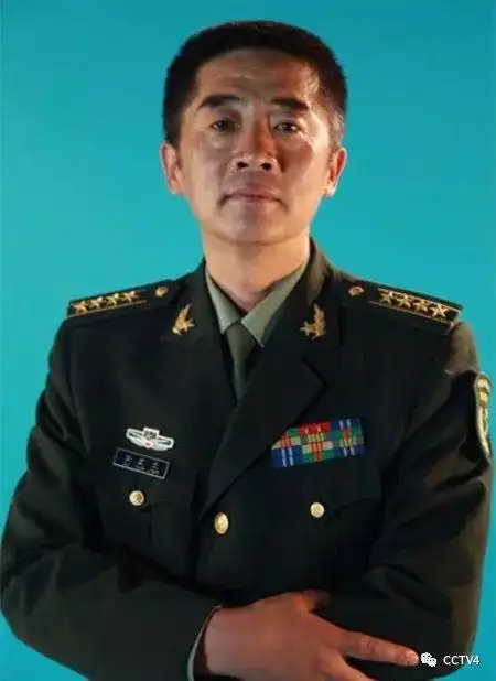 央视特约评论员  杜文龙