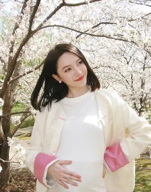 前snh48成员陆婷宣布结婚且怀孕,粉丝很惊讶,一度登上热搜高位_娱乐_