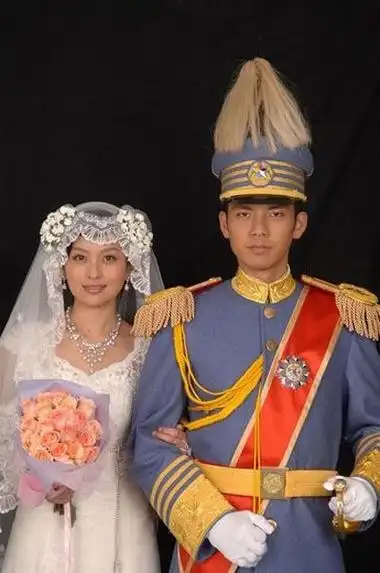 齐芳钟汉良婚纱照 齐芳真正的老公资料