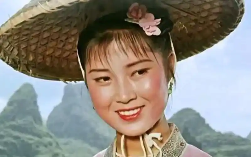 《刘三姐》经典片段:刘三姐怒怼莫老爷,被骂得无地自容