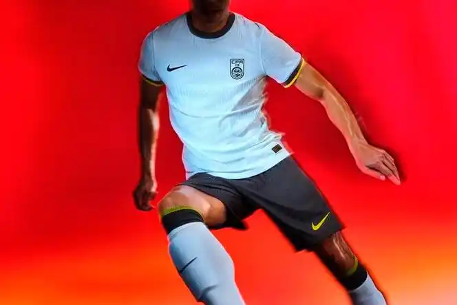 中国足球国家队发布2024/2025赛季主客场球衣|中国|队