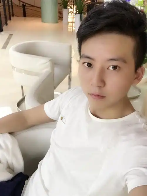 【帅男秀场】自由人 27岁 天蝎座 自由业