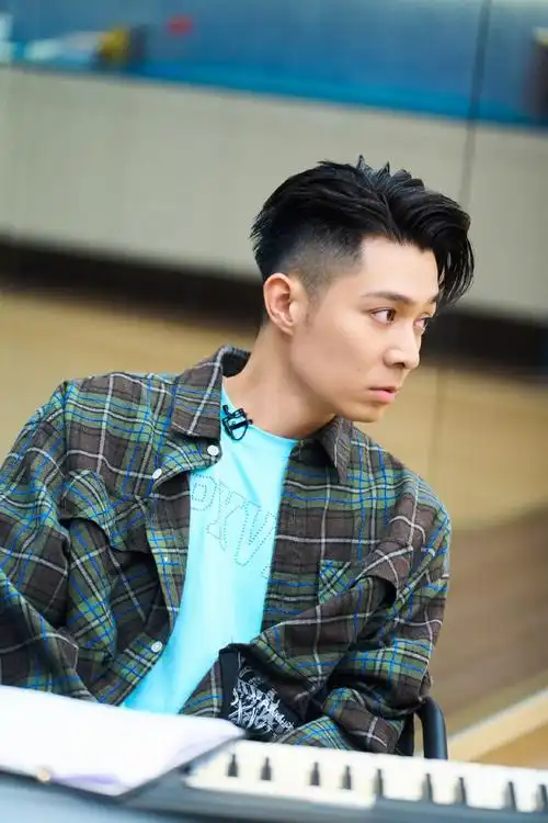 自带故事感的@周柏豪pakho满是港味温柔,让人沦陷