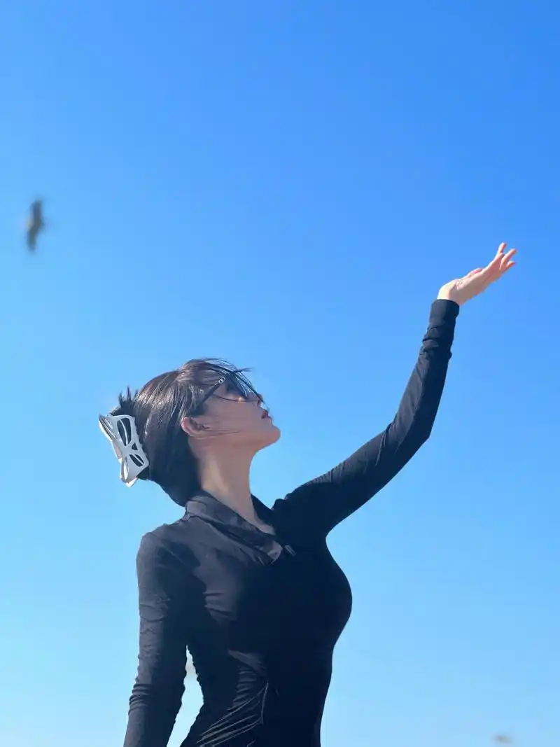 张馨予身材好辣!当足球宝贝的时候惹火,网友:感谢李晨不娶之恩