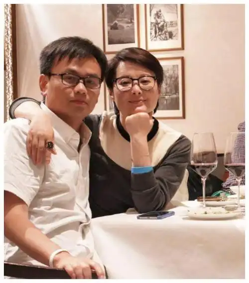 袁立为什么叫五花肉靠什么挣钱 徐威为什么甩袁立不和她结婚原因