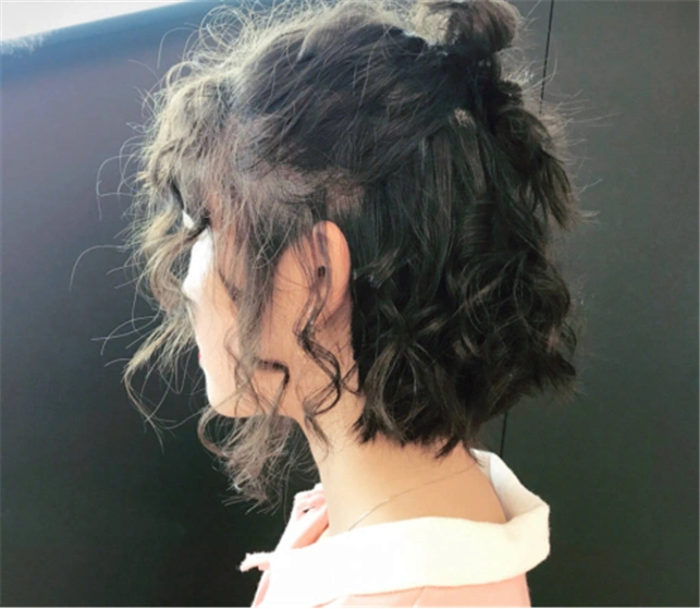 同样是烫"羊毛卷",为何你烫就很显老?原因基本离不开这2点