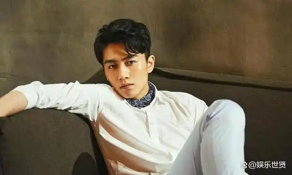 事实证明,"结婚生子"的陈晓,如今已经走上了属于自己的道路