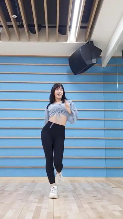 韩国女团可不只是看身材和颜值!她们的努力让人心疼