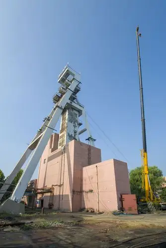 葛亭煤矿关井闭坑拆除井架作业,于2018年8月9日开始,拆前准备