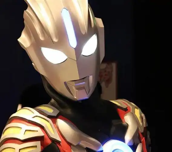 欧布奥特曼:为什么只有三重形态是使用三张卡片变身呢?