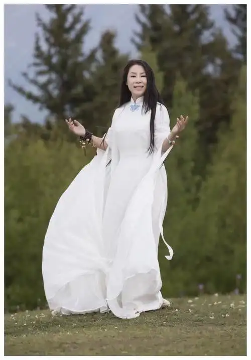 灵魂歌者李雨儿心灵的朝圣者