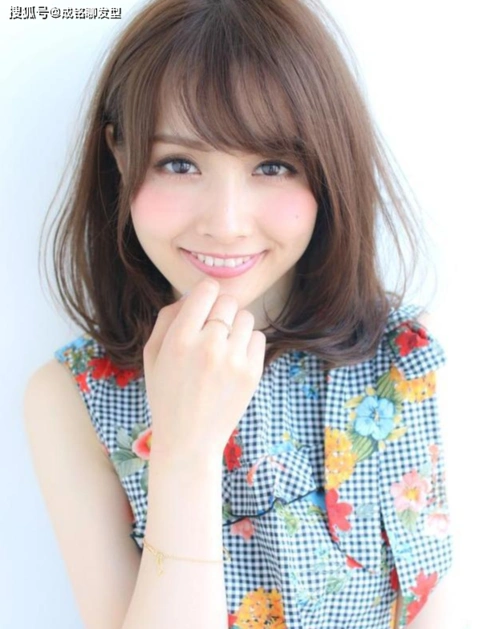 原创10款适合圆脸的中卷发软弹柔卷时尚减龄空气刘海显小又瘦脸