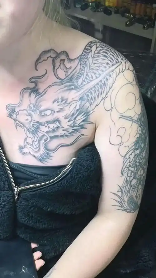 过肩龙盖图,底雾完成,下次上彩色