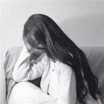 女生侧面黑白伤感长发头像2020最新我只是想要一颗不背叛的心