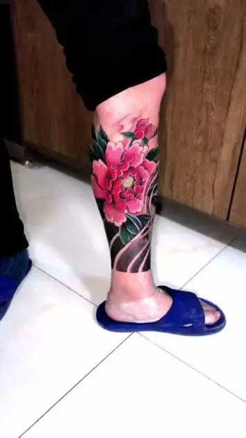 牡丹花纹身 寓意 小腿彩色纹身 图案图片