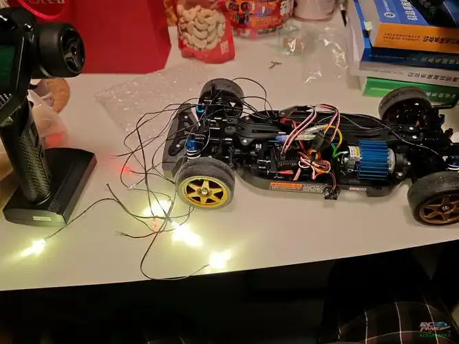 rcfans论坛 第一台自己做的平跑,不舍得下地怎么破!