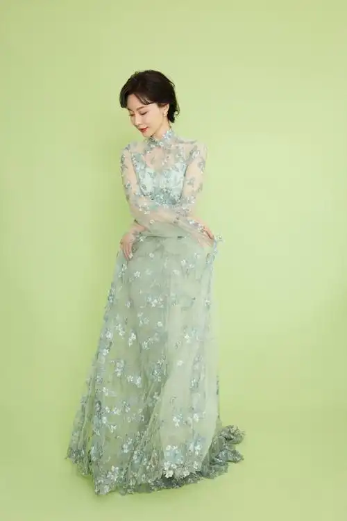 陈数四季花神降临#你的旗袍女王上线了陈数简直就是知性优雅的代名词