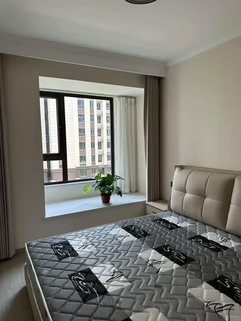 卧室装修细节.好看的卧室床头背景色,可可蛋奶伦敦雾灰蓝色,怎 - 抖音