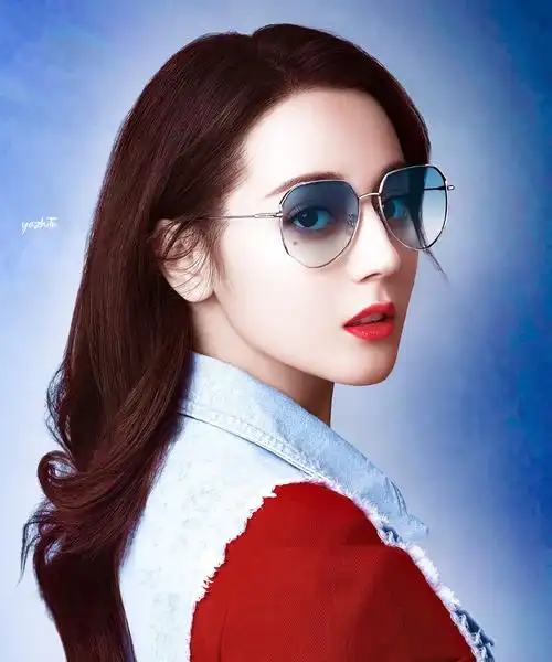 迪丽热巴代言亓那眼镜