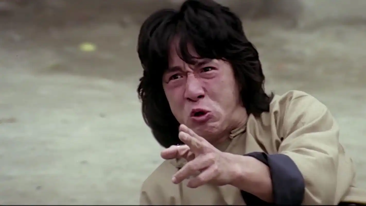 蓝光当雷欧奥特曼主题曲配上成龙电影成功的背后都是血与泪凝聚的努力