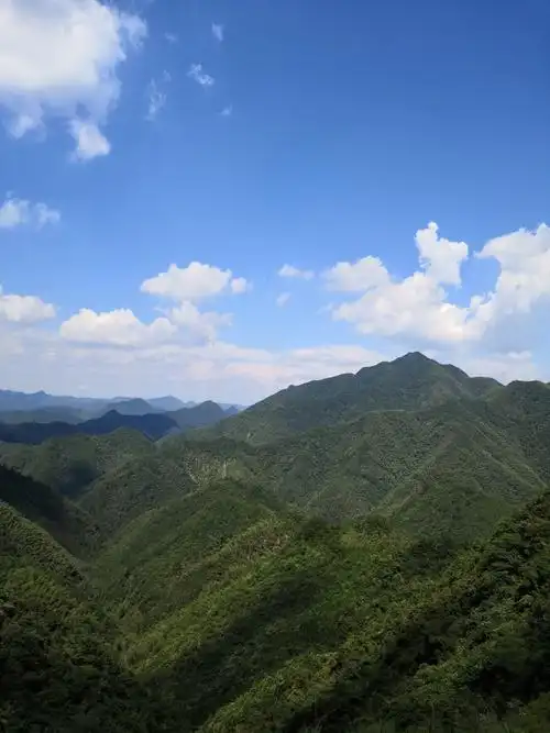 这多锋山顶是看日出的好选择