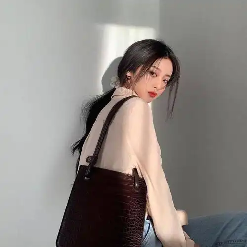 头像| 没有扑不倒的江直树,只有不努力的袁湘琴.