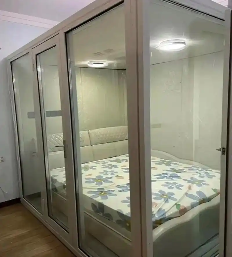 这是新式拔步床?