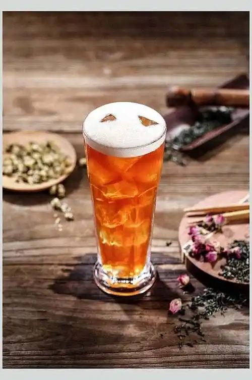 浓香红茶奶盖美食摄影图