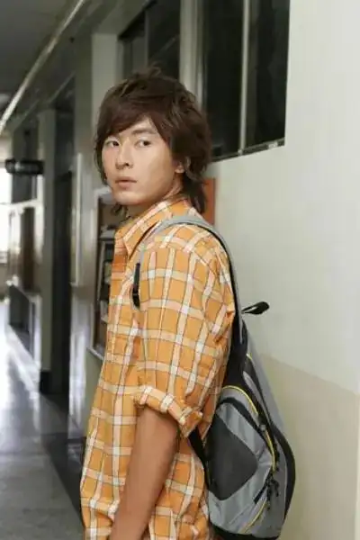 9月25日,是#恶作剧之吻开播十六周年#,这部台剧真的很经典,郑元畅的江