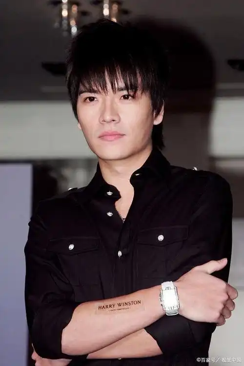 恭喜!王传一升格二宝爸,一家人都是巨蟹座,5岁女真实反应曝光