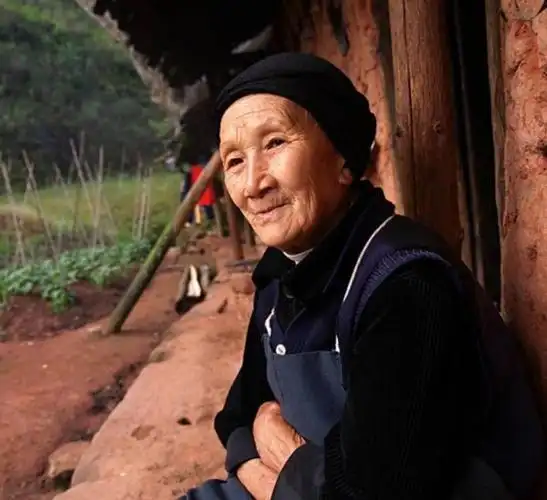 07年6月,江津爱情天梯女主人徐朝清.