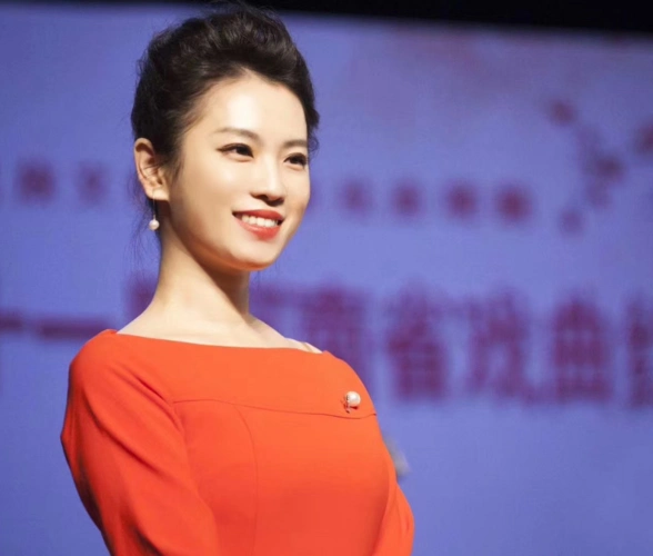 p>徐雪,1990年1月出生,中国内地主持人,毕业于华东师范大学 sup data