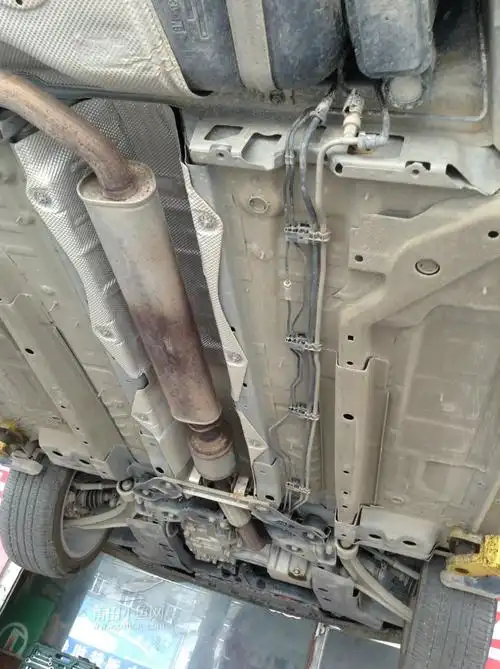 别克新君威喷底盘装甲--车聚友汽车装潢店