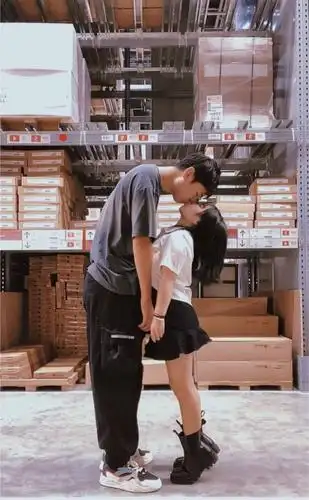 小情侣身高相差45厘米走红朋友圈丨重庆中小学教师资格考试面试公告