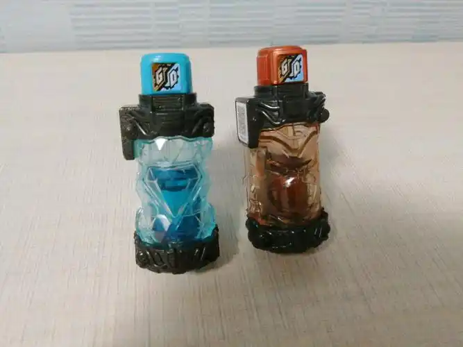 假面骑士build(瓶子)